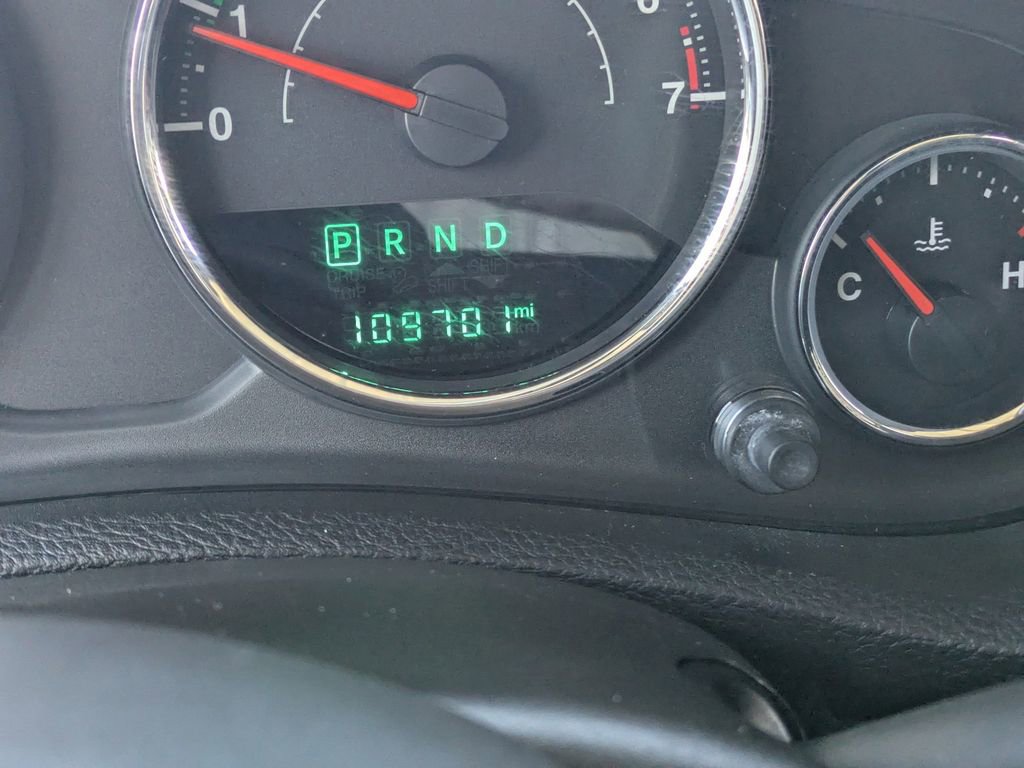 Used 2017 Jeep Wrangler Unlimited Sahara w/ Connectivity Group image 32