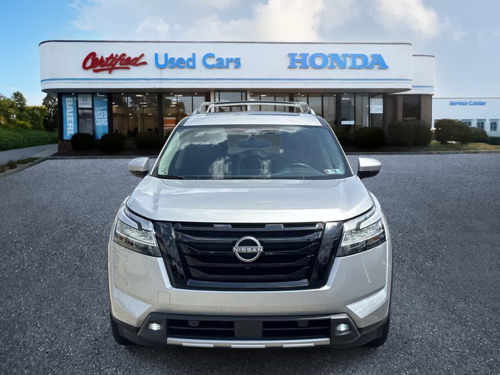 Used 2022 Nissan Pathfinder SL w/ SL Premium Package AWD/4WD image 8