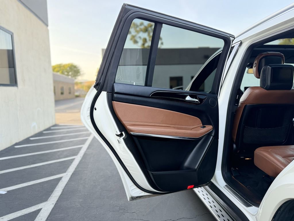 Used 2018 Mercedes-Benz GLS 550 4MATIC image 21