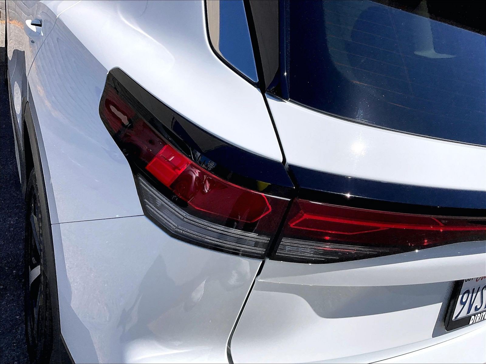 Certified 2025 Volkswagen Tiguan SE AWD/4WD image 27