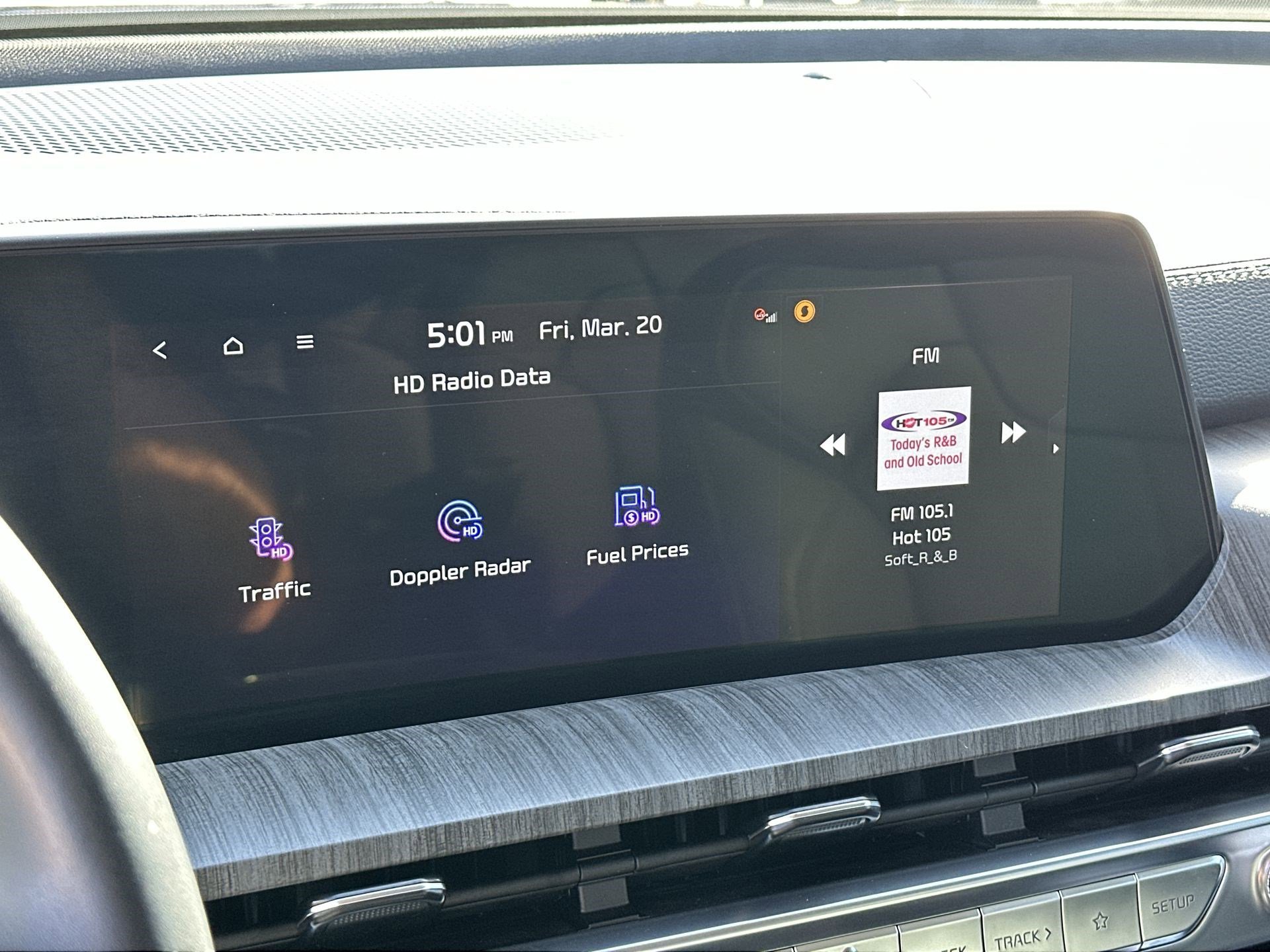 Used 2025 Kia Telluride SX w/ SX Captain's Chair Package image 12