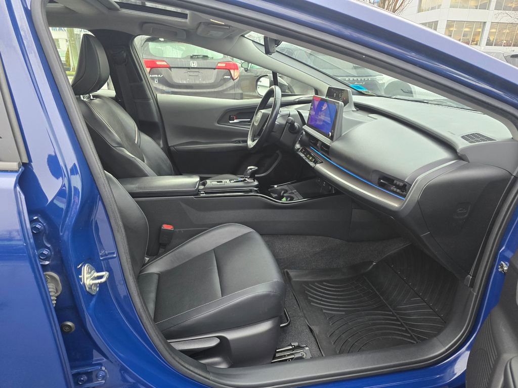 Used 2023 Toyota Prius XLE AWD/4WD image 11