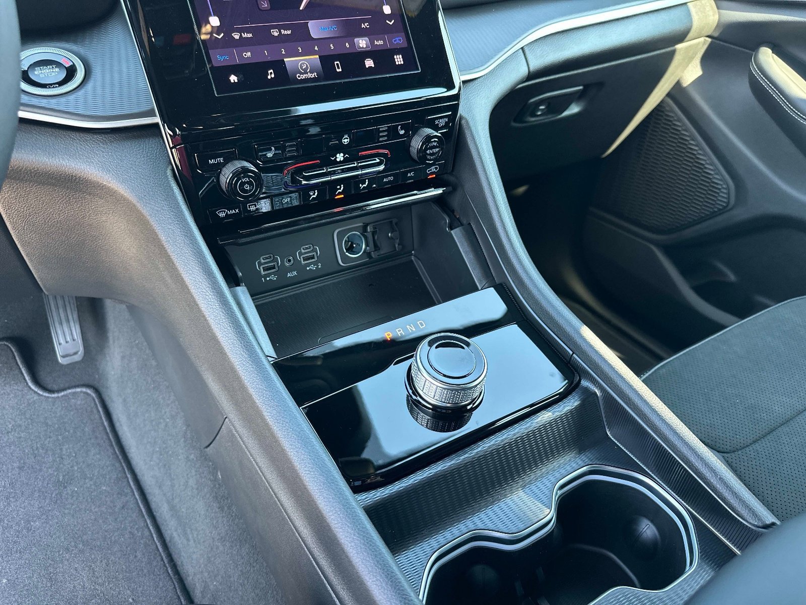 New 2025 Jeep Grand Cherokee Altitude AWD/4WD image 26