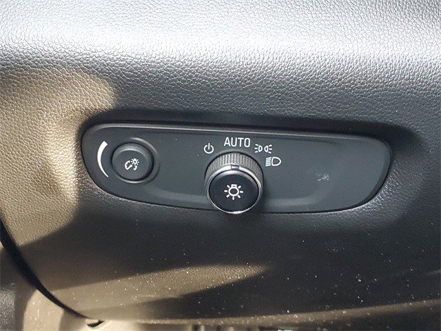 Certified 2023 Chevrolet Traverse LT w/ LT Premium Package image 25