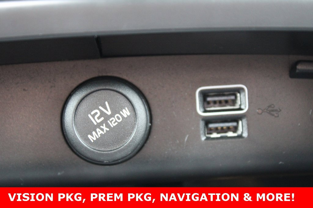 Used 2019 Volvo XC40 T5 Momentum image 18