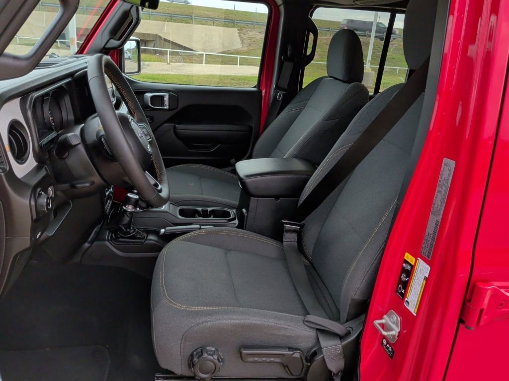 Used 2024 Jeep Gladiator Sport image 13