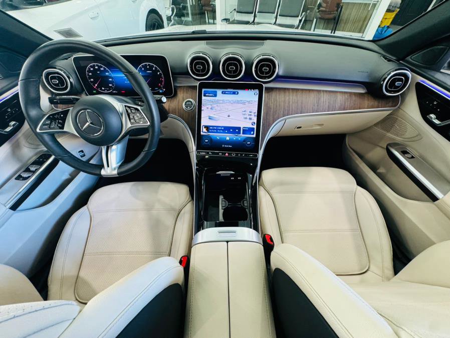 Used 2025 Mercedes-Benz C 300 4MATIC Sedan image 25