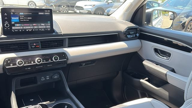 Used 2023 Honda Pilot EX-L image 25