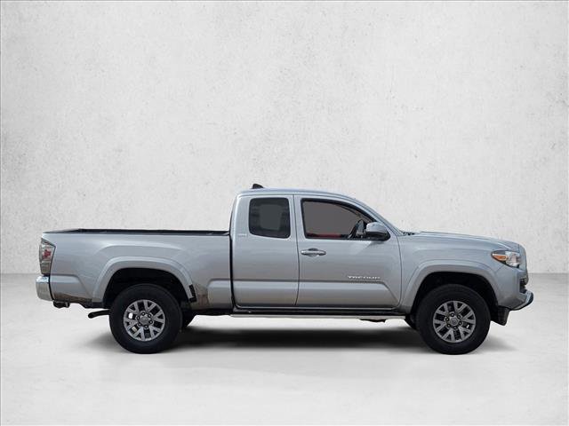 Used 2017 Toyota Tacoma SR5 image 4