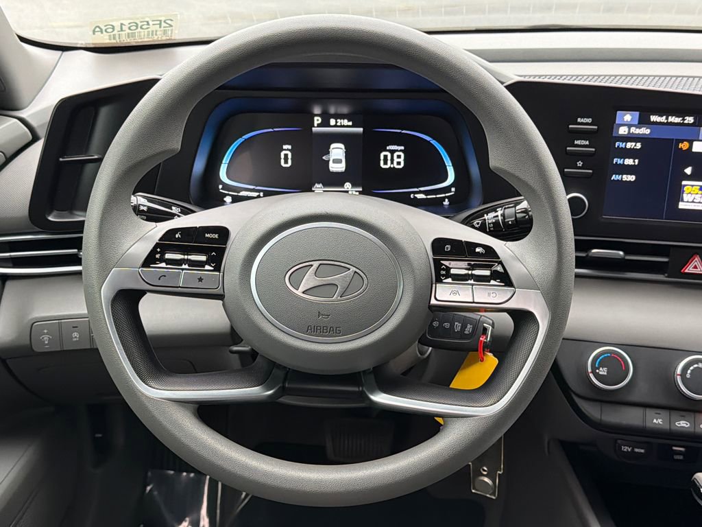 Used 2024 Hyundai Elantra SE image 23
