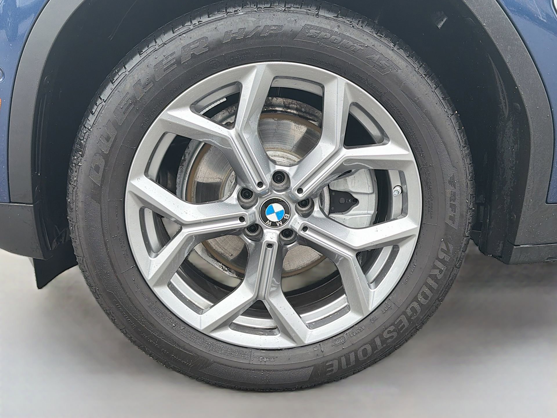 Certified 2025 BMW X4 xDrive30i image 44