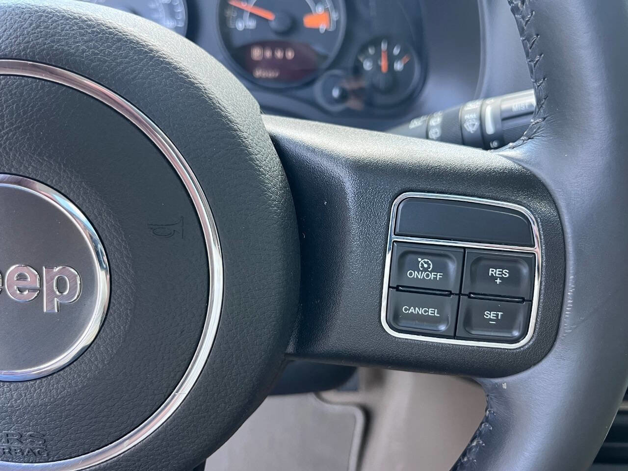 Used 2015 Jeep Patriot High Altitude AWD/4WD image 33