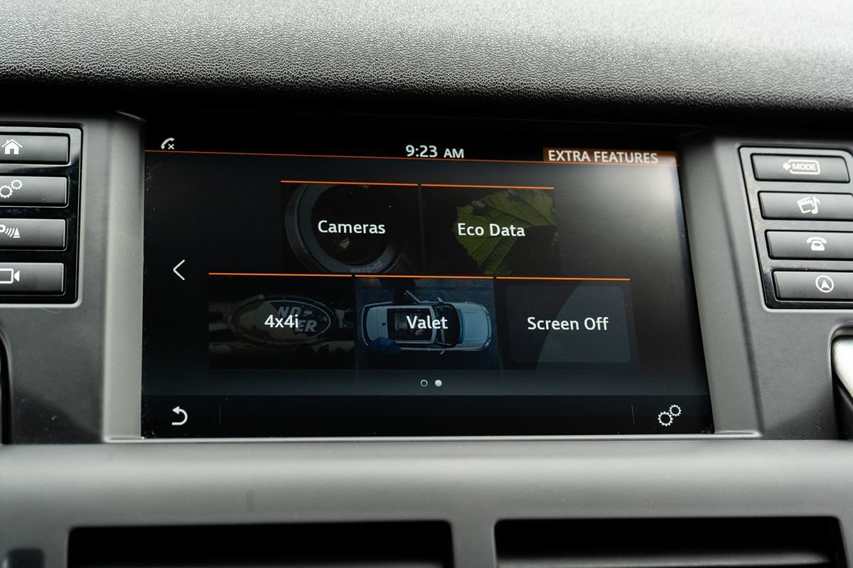Used 2017 Land Rover Discovery Sport SE AWD/4WD image 30