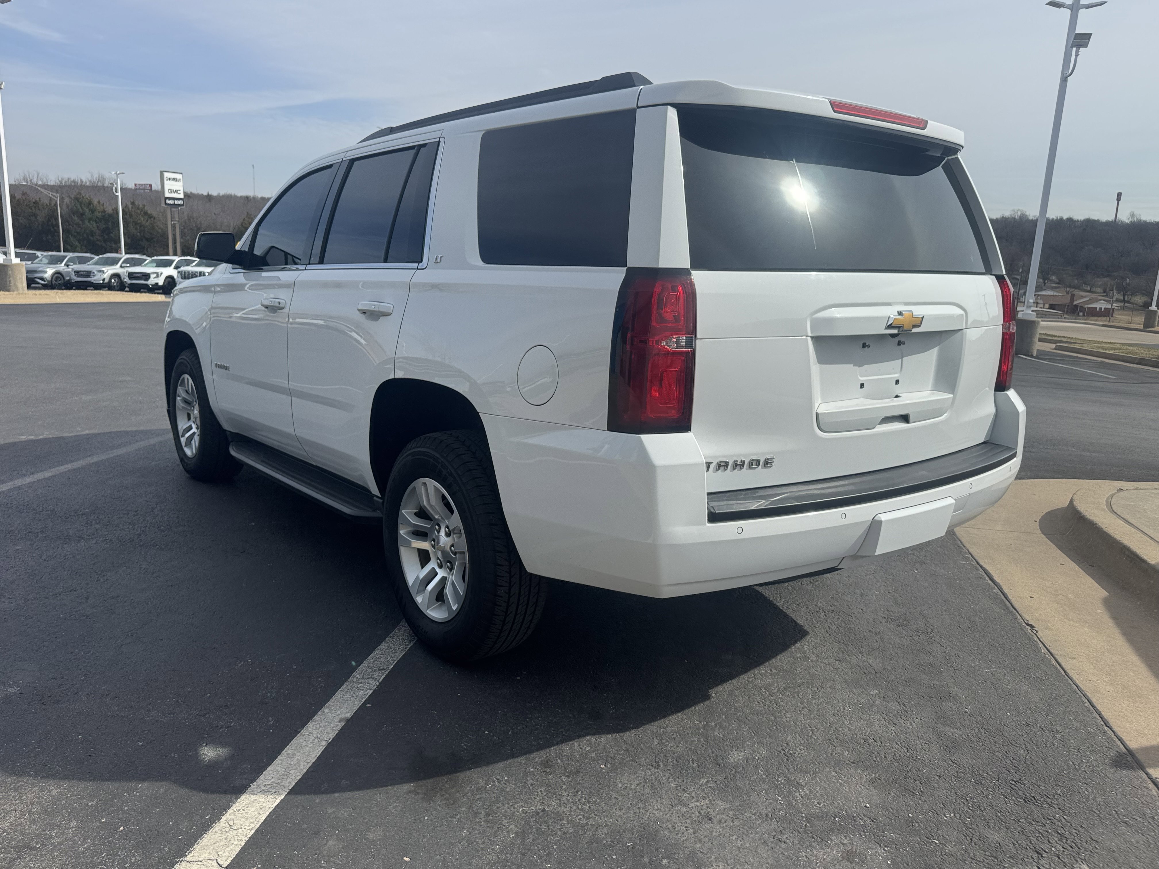 Used 2018 Chevrolet Tahoe LT w/ Luxury Package image 3