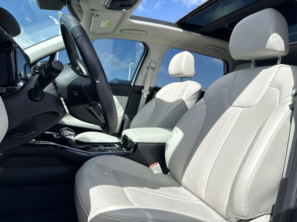 Used 2023 Kia Sorento SX image 13