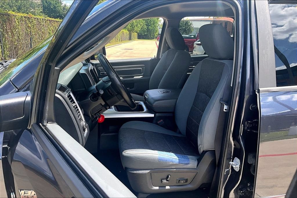 Used 2016 RAM 1500 SLT RWD image 33