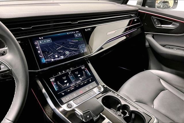 Certified 2025 Audi Q7 2.0T Premium w/ Convenience Plus Package image 6