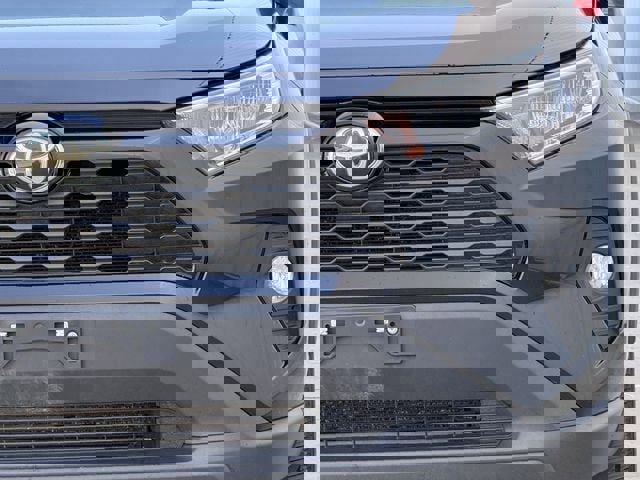 Used 2021 Toyota RAV4 XLE Premium image 9
