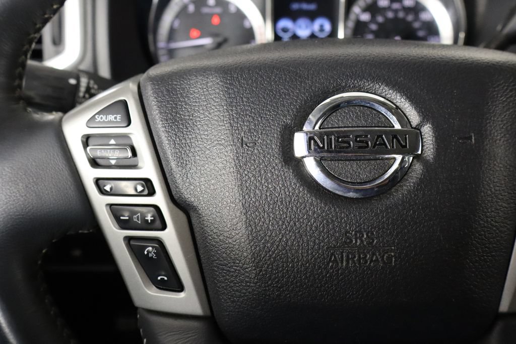 Used 2017 Nissan Titan PRO-4X AWD/4WD image 8