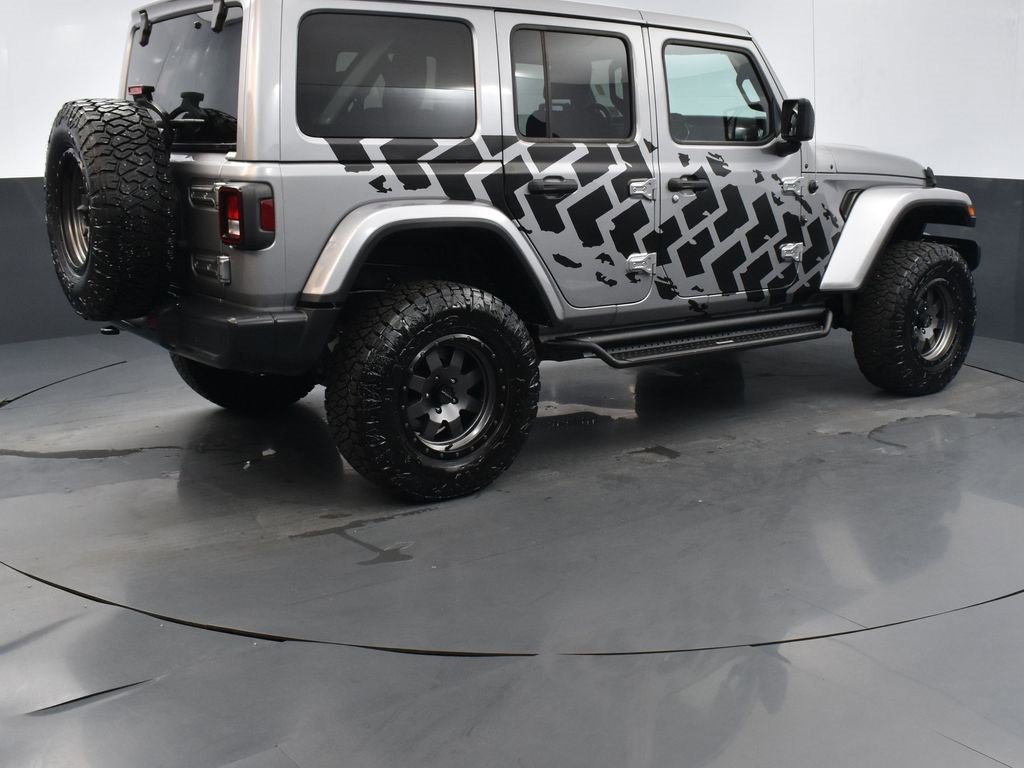 Used 2020 Jeep Wrangler Unlimited Sahara w/ Uconnect 4C Nav & Sound Group image 4