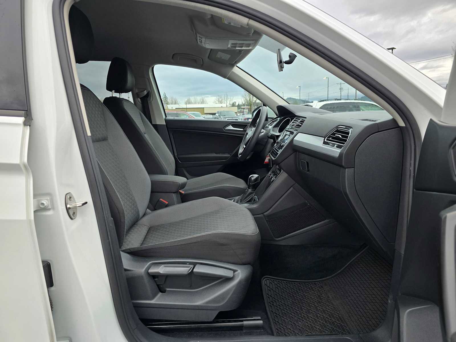 Used 2021 Volkswagen Tiguan S image 10