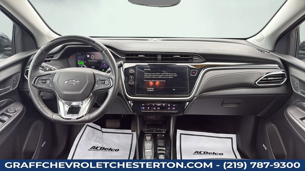 Used 2023 Chevrolet Bolt EUV Premier w/ Sun & Sound Package FWD image 17