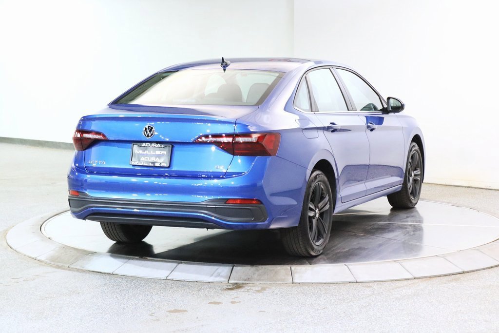 Used 2024 Volkswagen Jetta SE w/ Panoramic Sunroof Package image 7