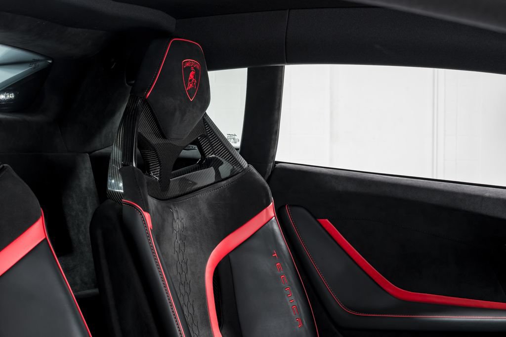 Used 2023 Lamborghini Huracan Tecnica RWD image 34
