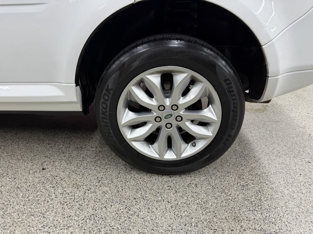 Used 2011 Land Rover LR2 HSE AWD/4WD image 35