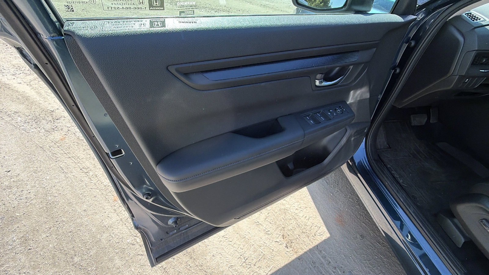 Used 2025 Honda CR-V EX image 14