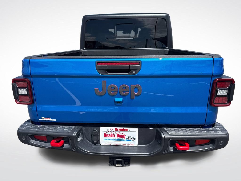 Used 2024 Jeep Gladiator Rubicon w/ Technology Group AWD/4WD image 4