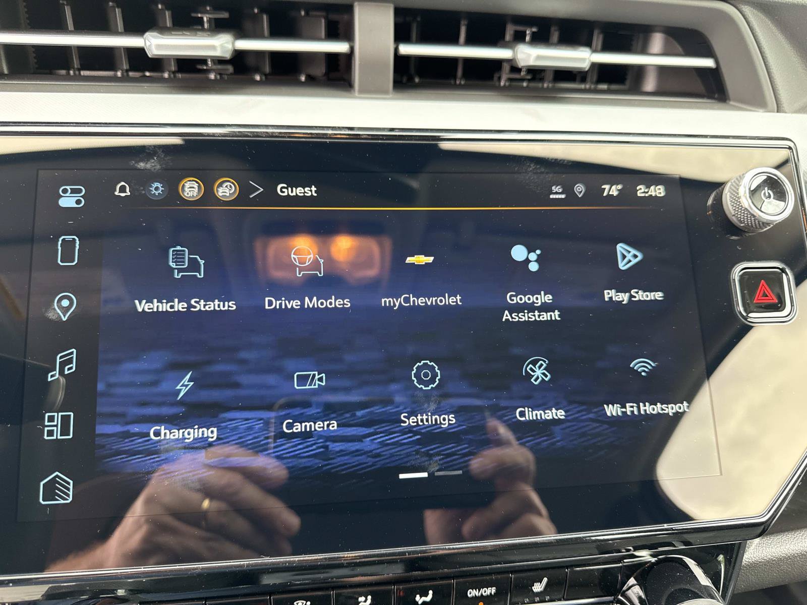 New 2027 Chevrolet Bolt LT w/ Comfort Package FWD image 23