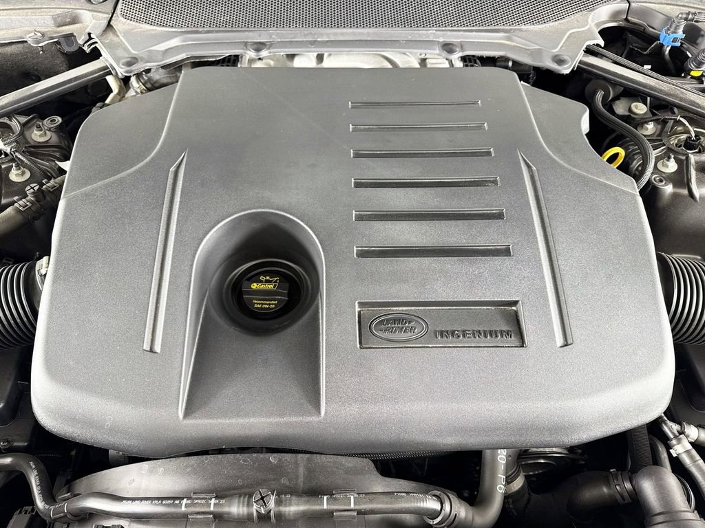 Used 2024 Land Rover Discovery Dynamic SE image 25