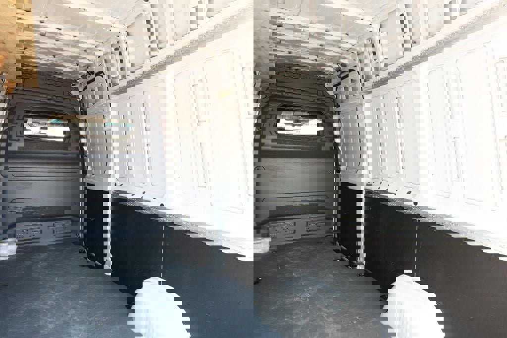 Used 2025 Mercedes-Benz Sprinter 2500 image 21