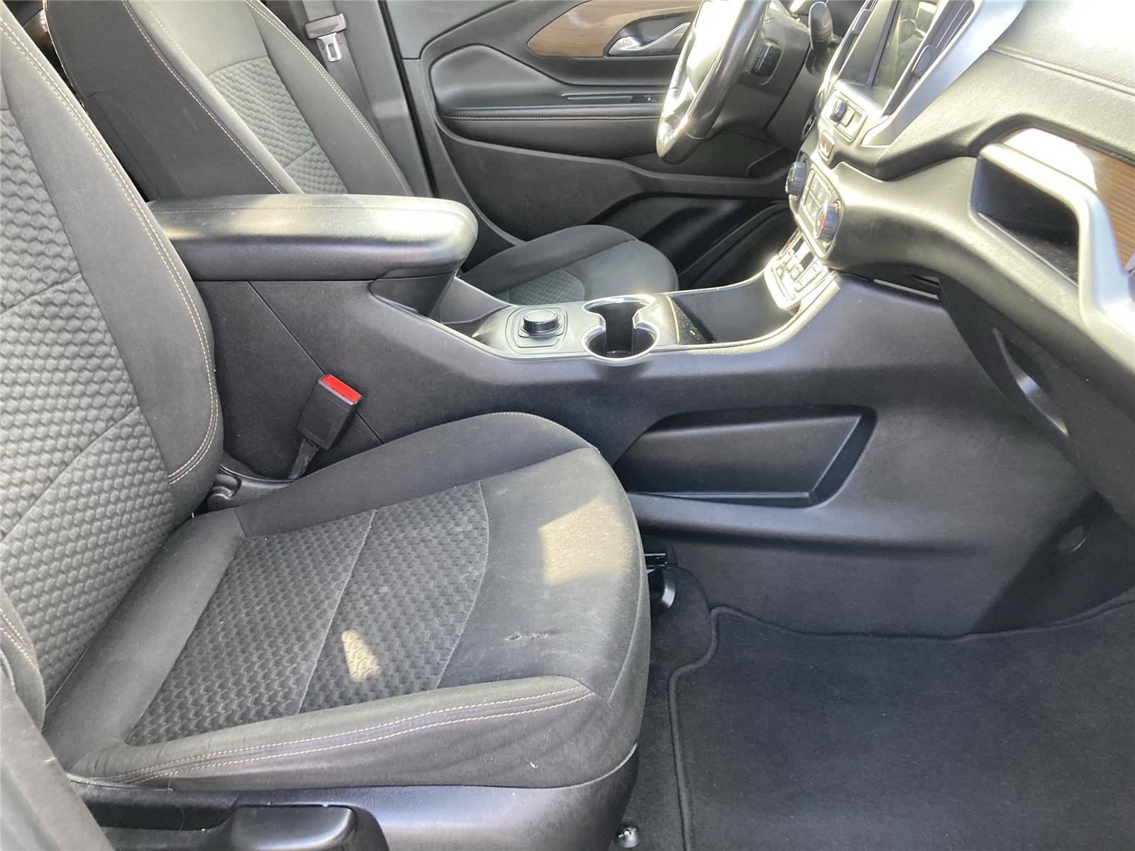 Used 2018 GMC Terrain SLE image 32