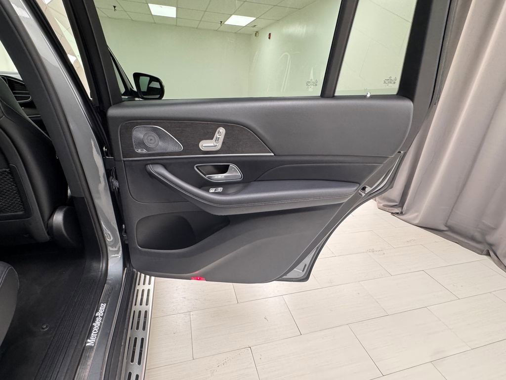 Used 2020 Mercedes-Benz GLS 450 4MATIC image 16