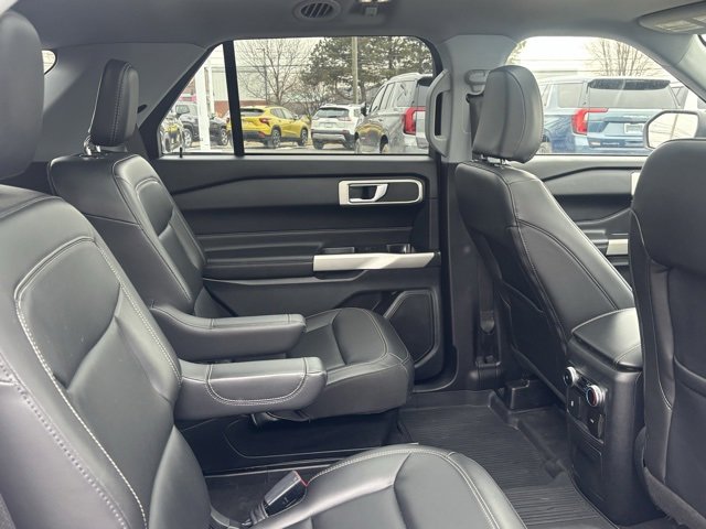 Used 2022 Ford Explorer XLT w/ Equipment Group 202A image 16