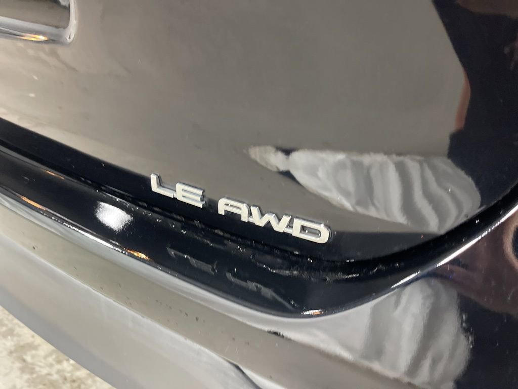 Used 2024 Toyota Highlander XLE image 16