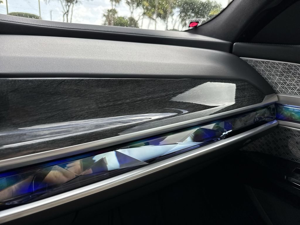 Used 2023 BMW 760i xDrive image 58