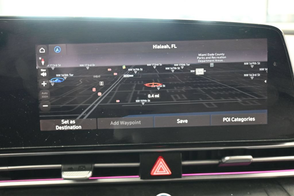 Used 2022 Hyundai Elantra Limited FWD image 21