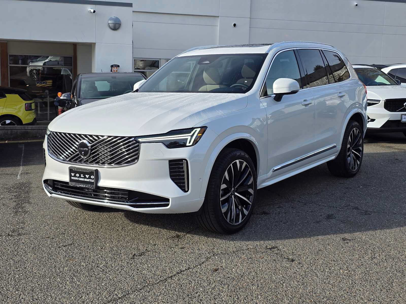 New 2026 Volvo XC90 B6 Plus w/ Protection Package Premier AWD/4WD image 8