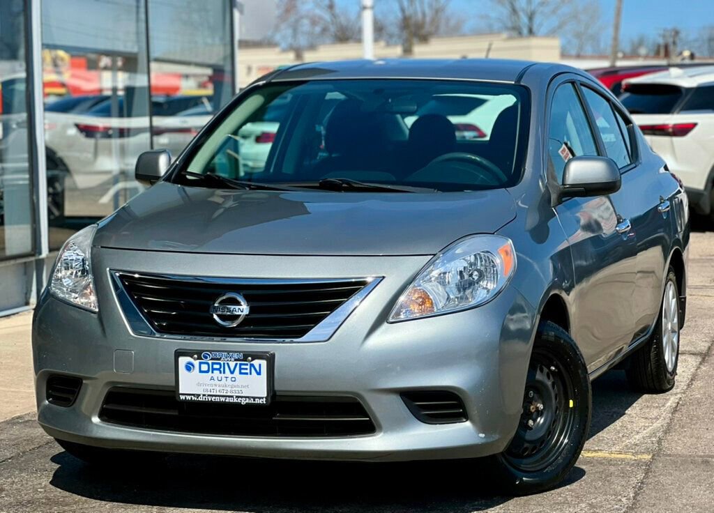 Used 2013 Nissan Versa SV FWD image 26