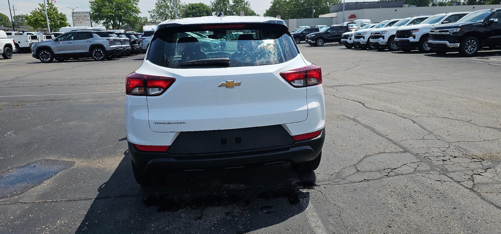 Used 2023 Chevrolet TrailBlazer LS FWD image 6
