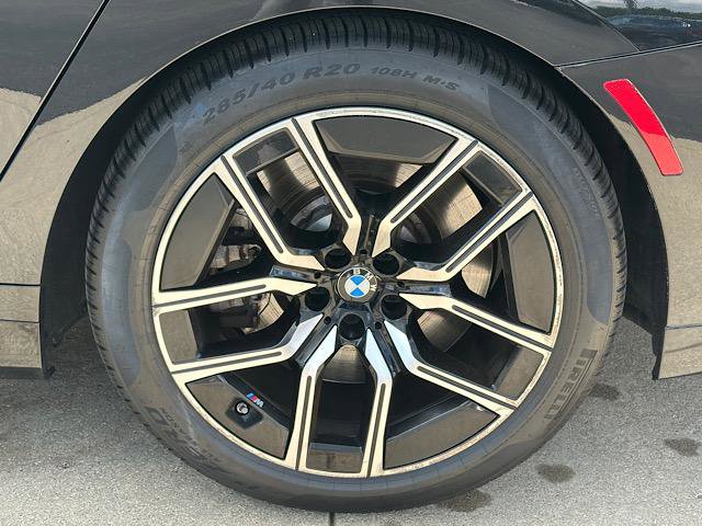 Certified 2023 BMW 760i xDrive AWD/4WD image 32