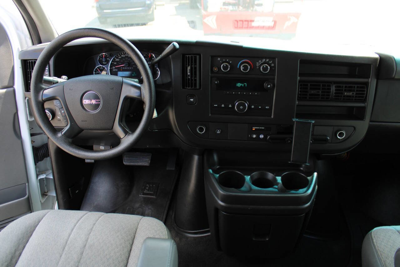 Used 2014 GMC Savana 1500 LT w/ LT Preferred Equipment Group RWD image 16