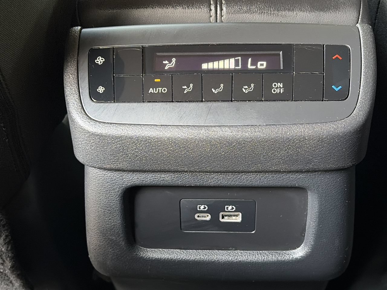 Used 2024 Nissan Pathfinder SV AWD/4WD image 21