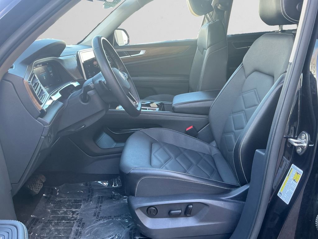 Used 2025 Volkswagen Atlas SE image 9