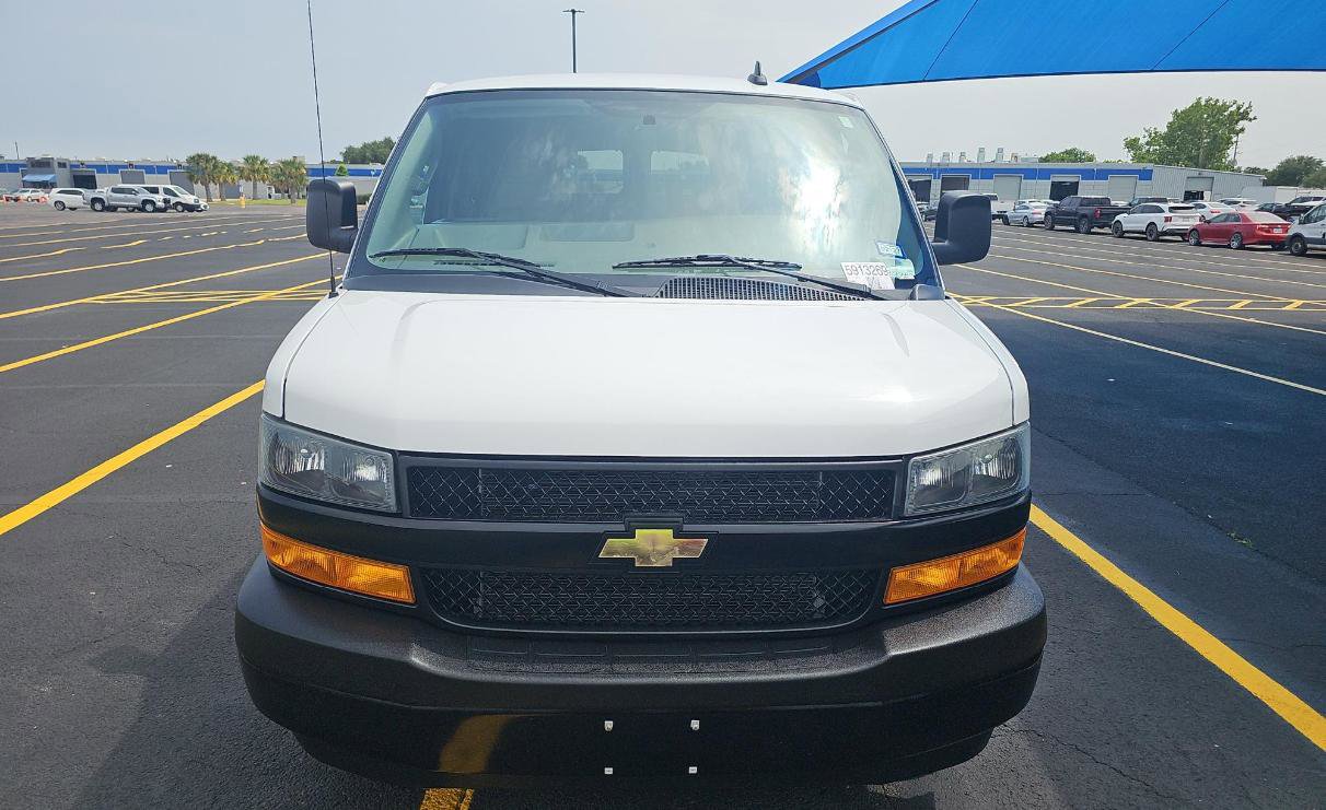 Used 2023 Chevrolet Express 3500 LS RWD image 2