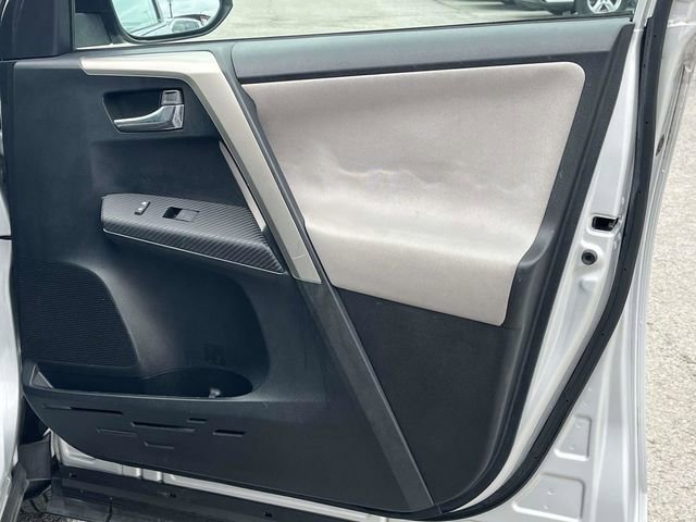 Used 2015 Toyota RAV4 XLE image 25