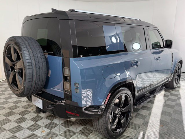 New 2026 Land Rover Defender 110 X-Dynamic SE AWD/4WD image 7